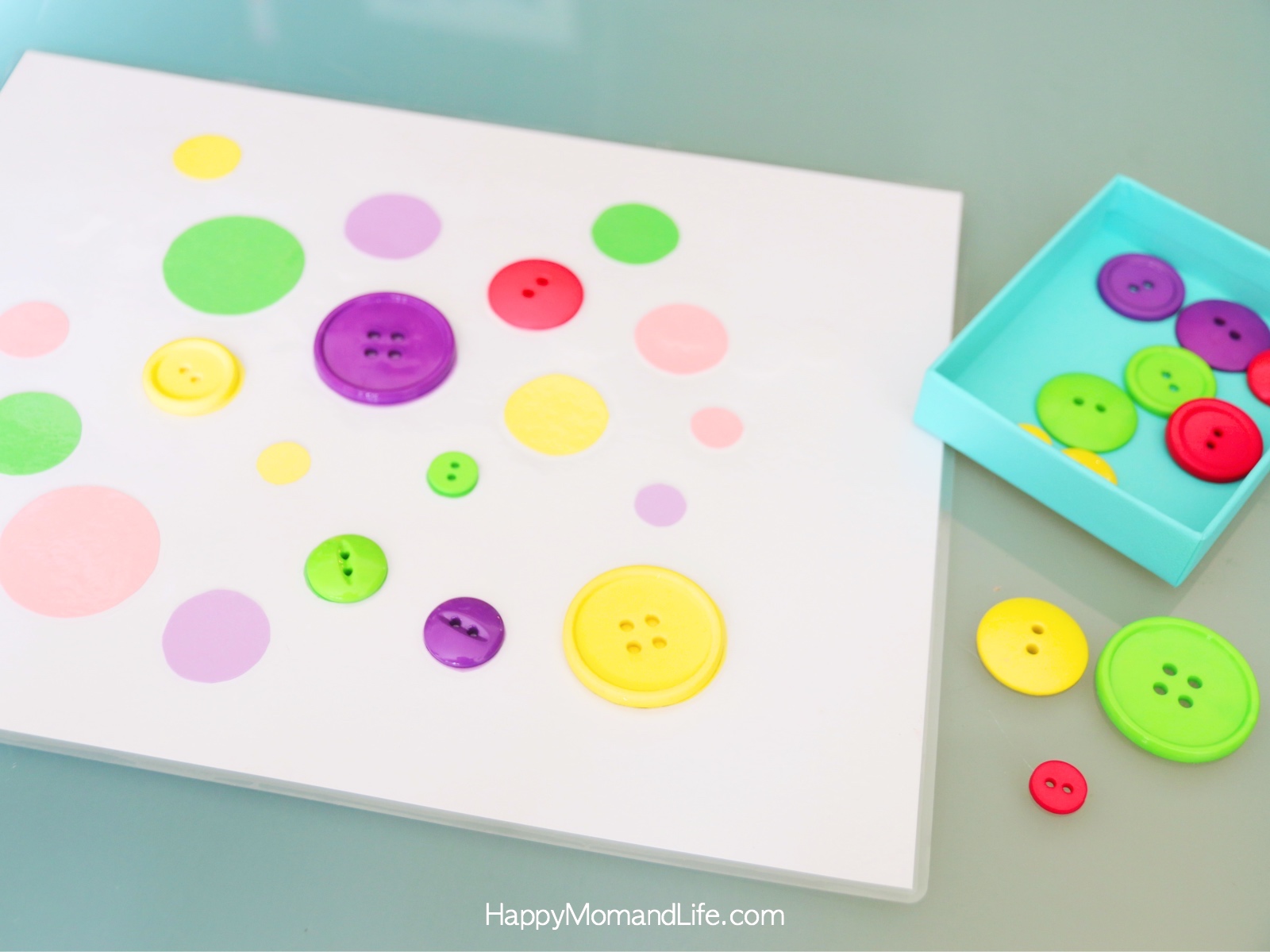 子どもが夢中になるボタンのマッチング色と大きさを学ぶ Happy Mom and Life
